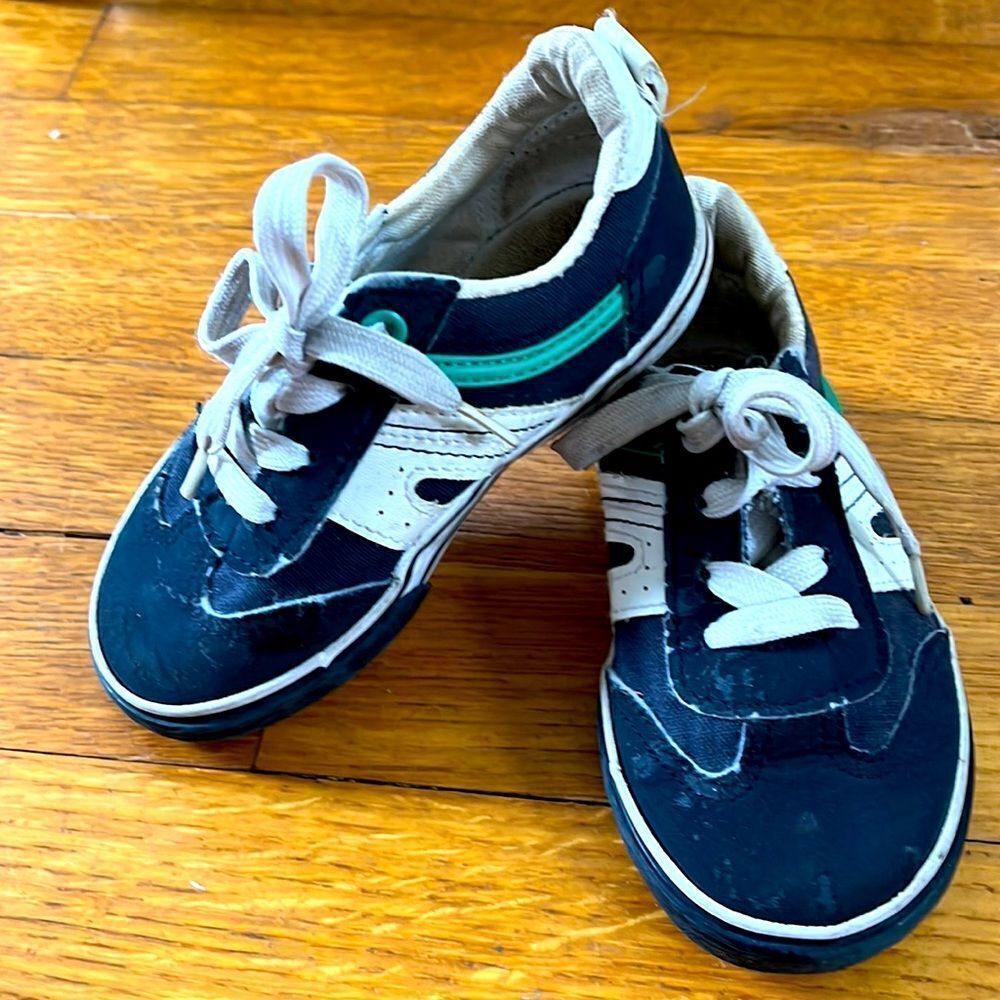 Toddler Boy tennis shoes